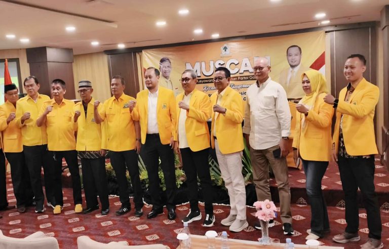 Text: analisis aklamasi budi prasetyo pk golkar kecamatan tangerang konsolidasi 2026`