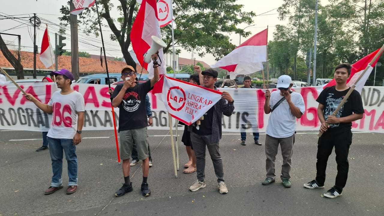 Demo Aliansi LAP Tugu Adipura Tangerang desak evaluasi Program MBG BGN`
