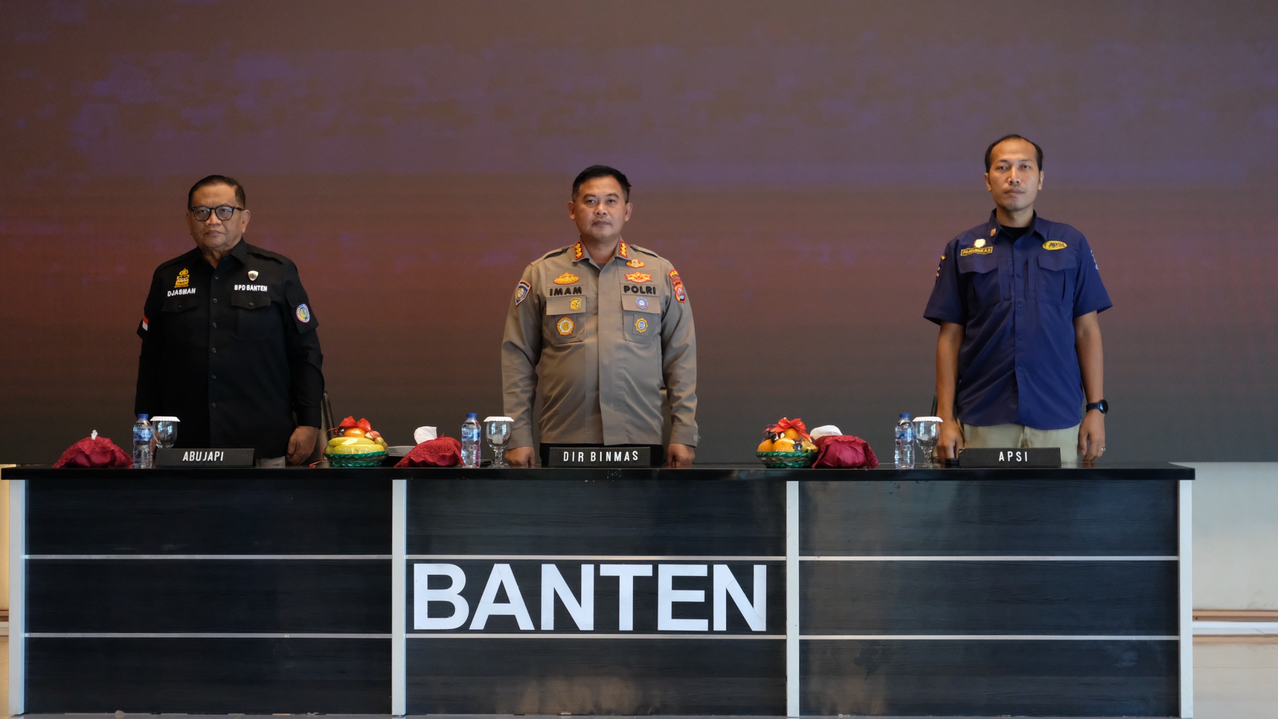 Dirbinmas Polda Banten Kombes Pol Imam Tarmudi membuka Lomba Satpam Teladan 2026 didampingi Ketua ABUJAPI dan APSI Banten