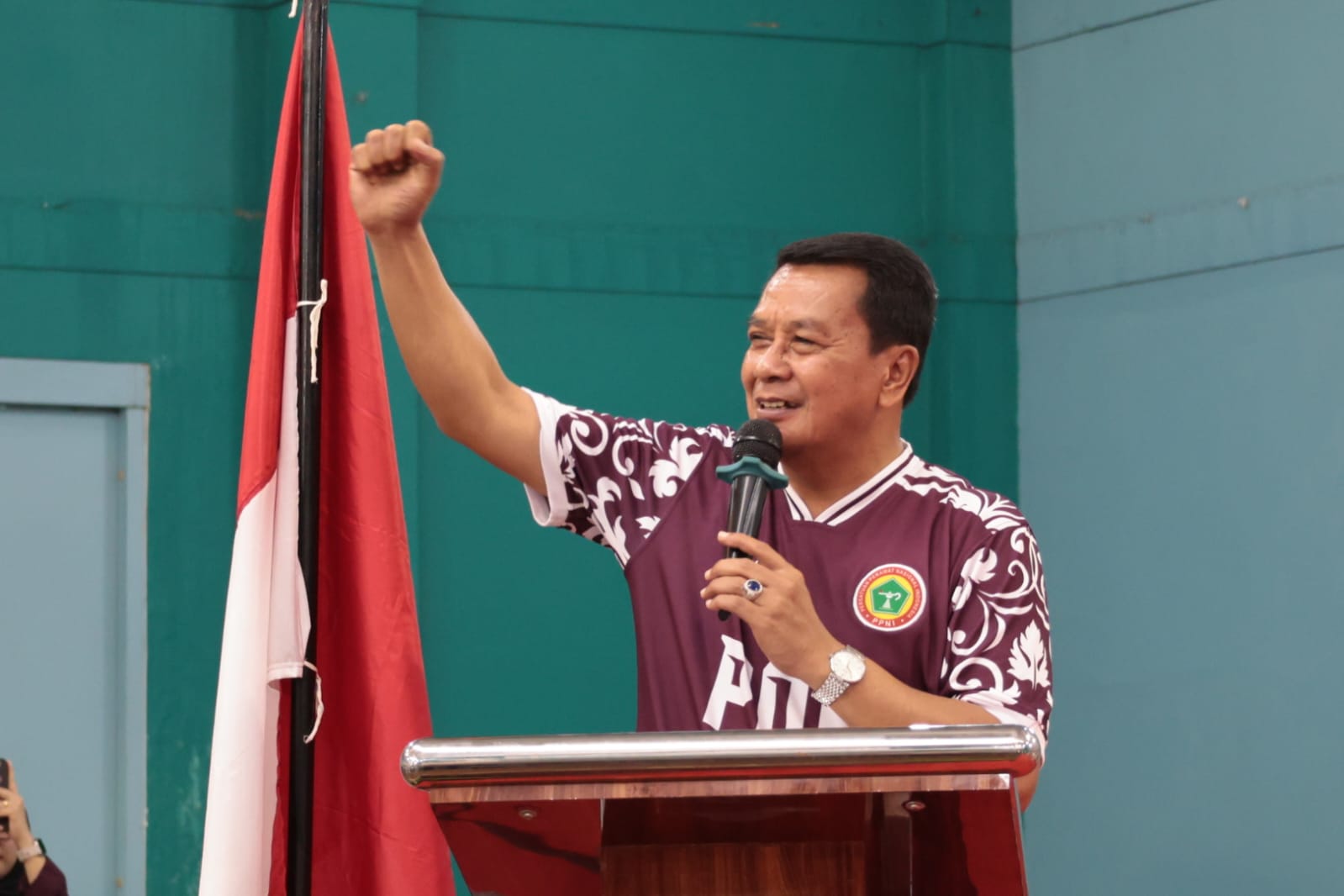 Bupati Tangerang Moch Maesyal Rasyid berpidato saat membuka POP PPNI Banten 2026 di Sport Club Citra Raya