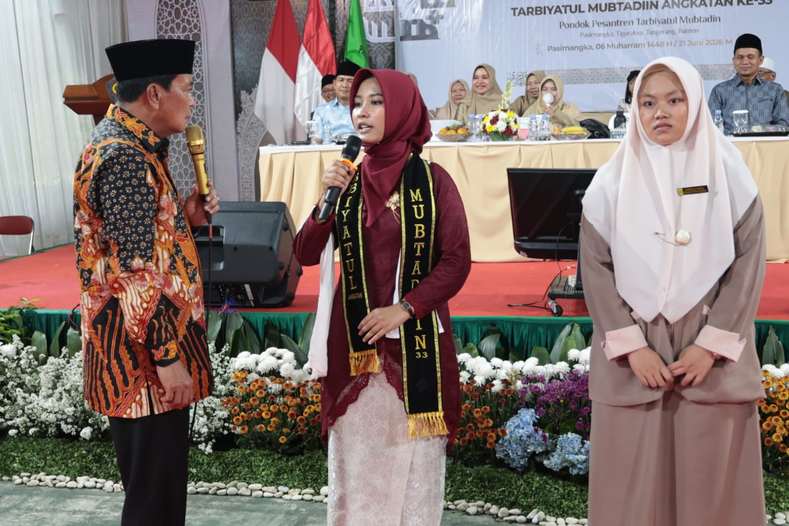 Bupati Maesyal Rasyid dialog dengan santri Ma'had Tarbiyatul Mubtadiin Tigaraksa wisuda 21 Juni 2026