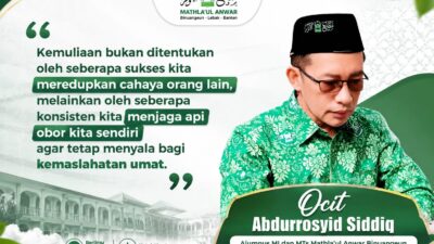Menyalakan Obor di Tengah Kerumunan