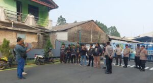 Tuding Buang Limbah B3 ke sungai, Massa Aksi Datangi PT.Pardic Jaya Tangerang