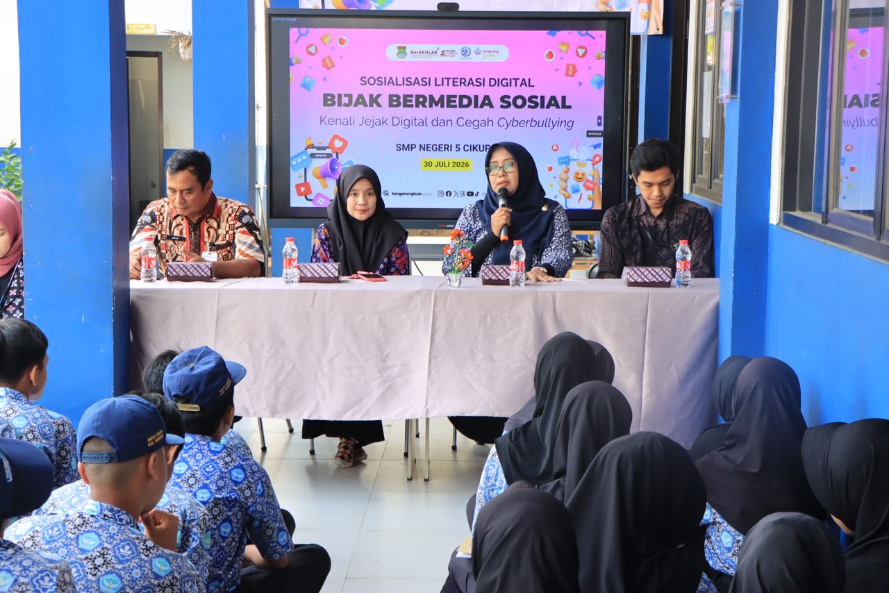 sosialisasi literasi digital diskominfo tangerang smpn 5 cikupa`