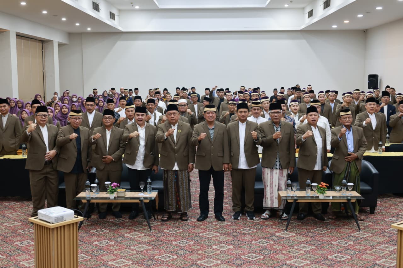 Bupati Tangerang foto bersama kafilah MTQ ke-23 Banten di Hotel Yasmin