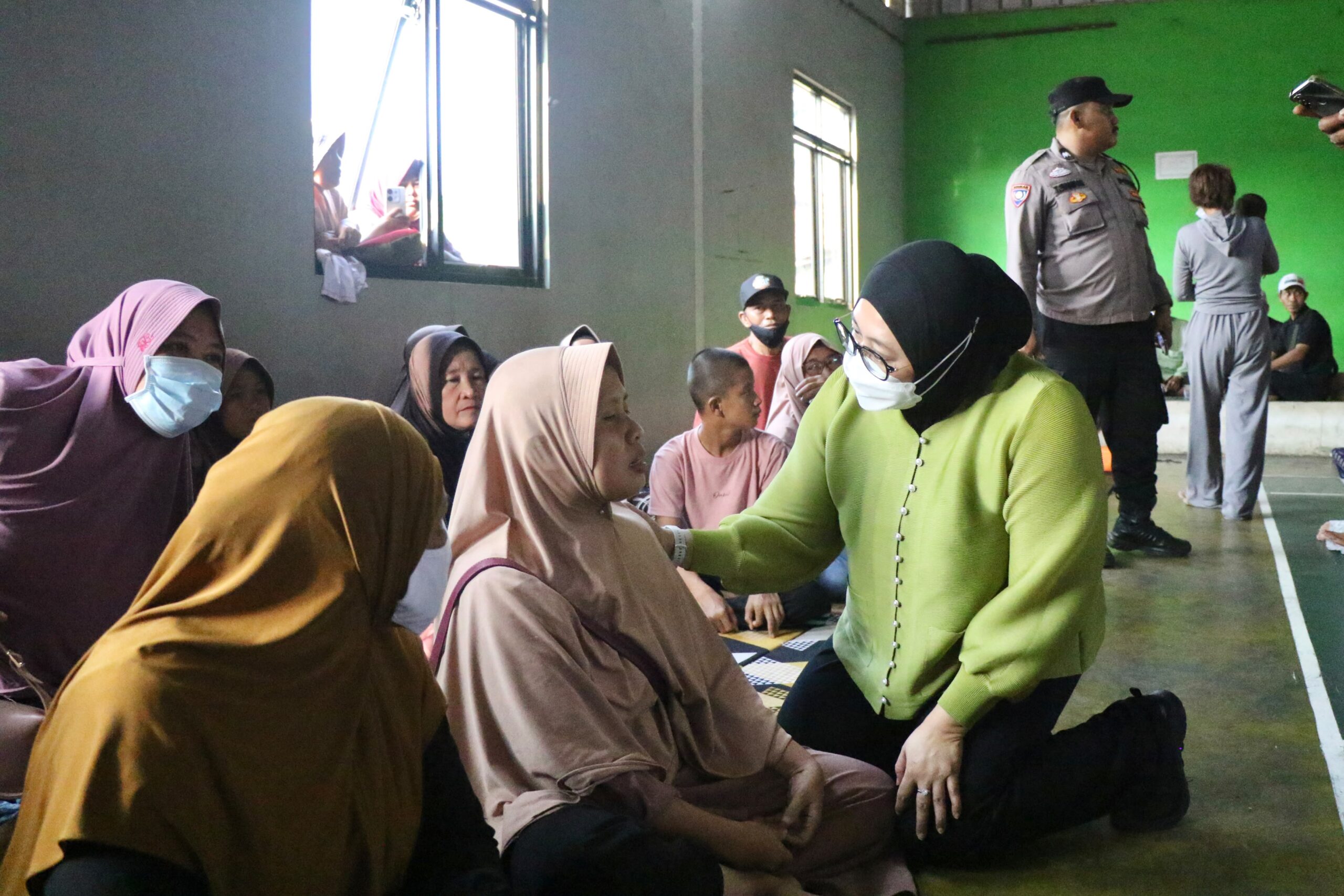 Wabup Intan dialog warga terdampak asap TPA Jatiwaringin Rajeg Tangerang