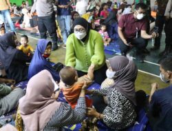 Wabup Intan Monitoring Posko Pengungsi Asap TPA Jatiwaringin, Pastikan Bantuan dan Kesehatan Warga Rajeg