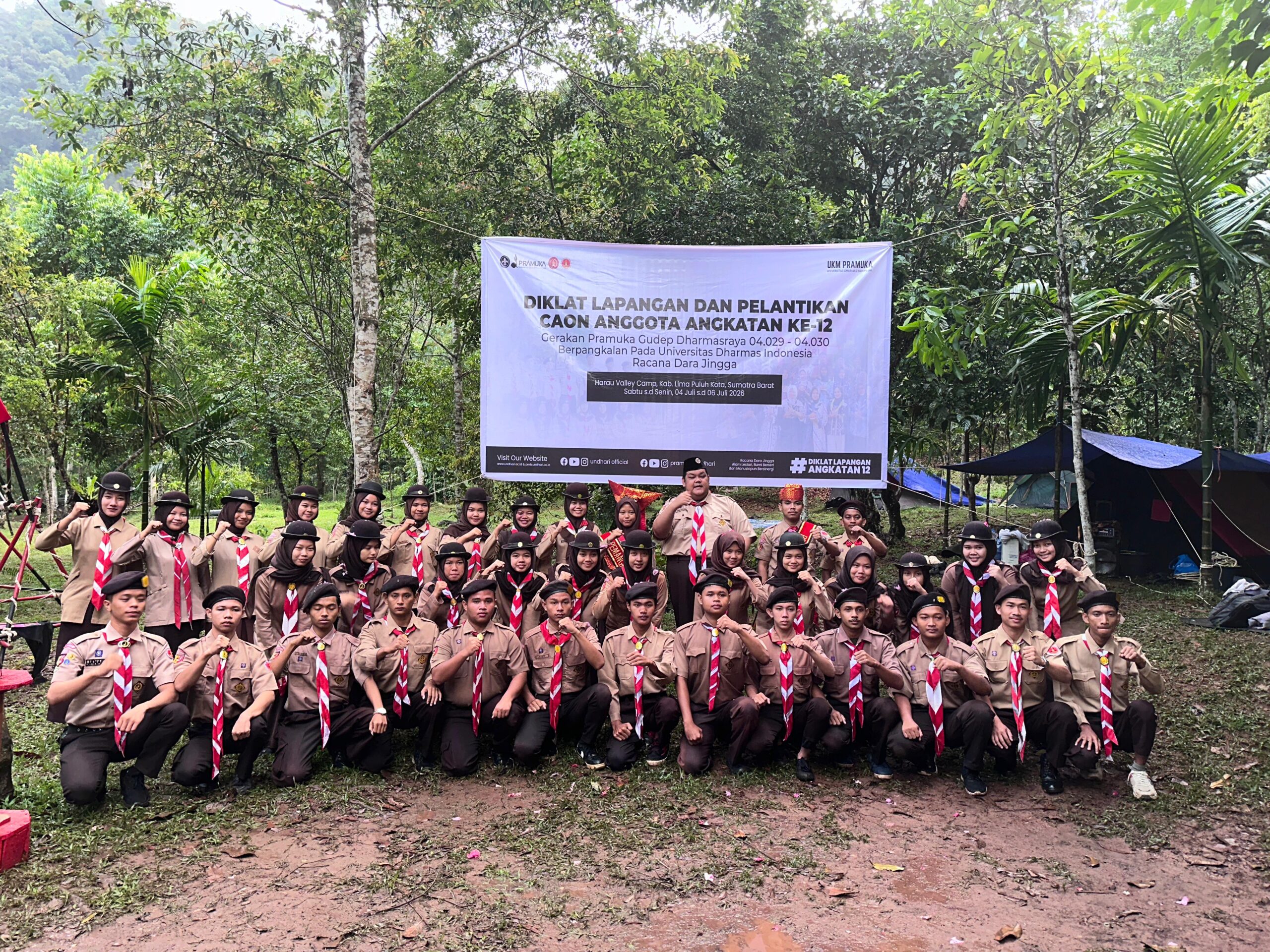 Foto bersama 47 calon anggota Pramuka UNDHARI Angkatan 12 saat Diklat Lapangan di Harau Valley Camp Lima Puluh Kota 2026