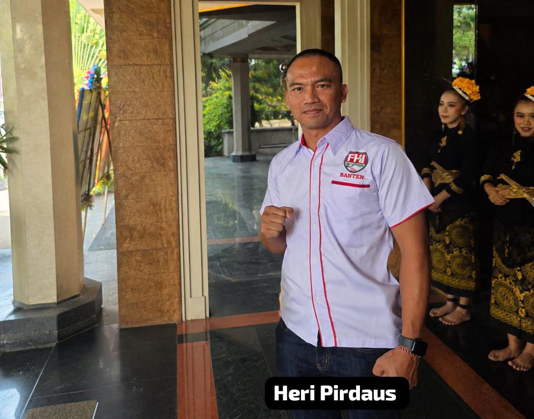 Bung Heri Pirdaus calon Ketua FHI Kota Serang mengenakan kemeja FHI Banten