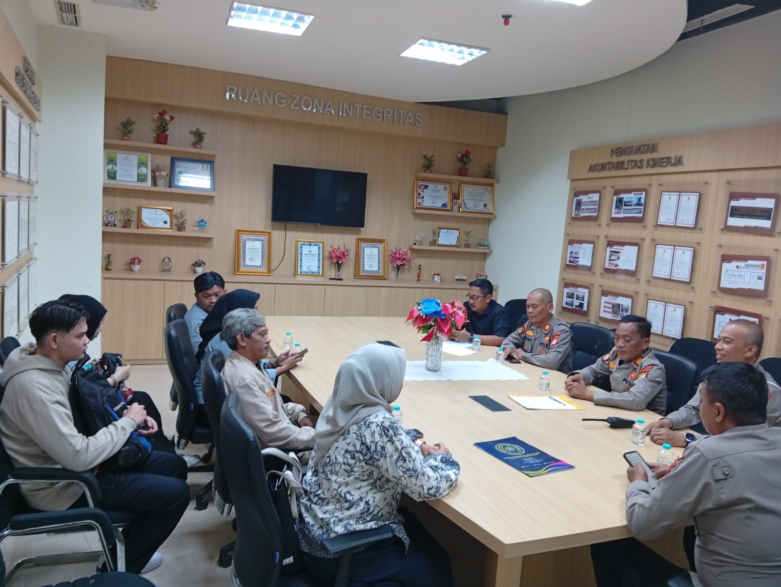 Rapat koordinasi pengamanan Parinkraf Fun Run 2026 di Polres Metro Tangerang Kota