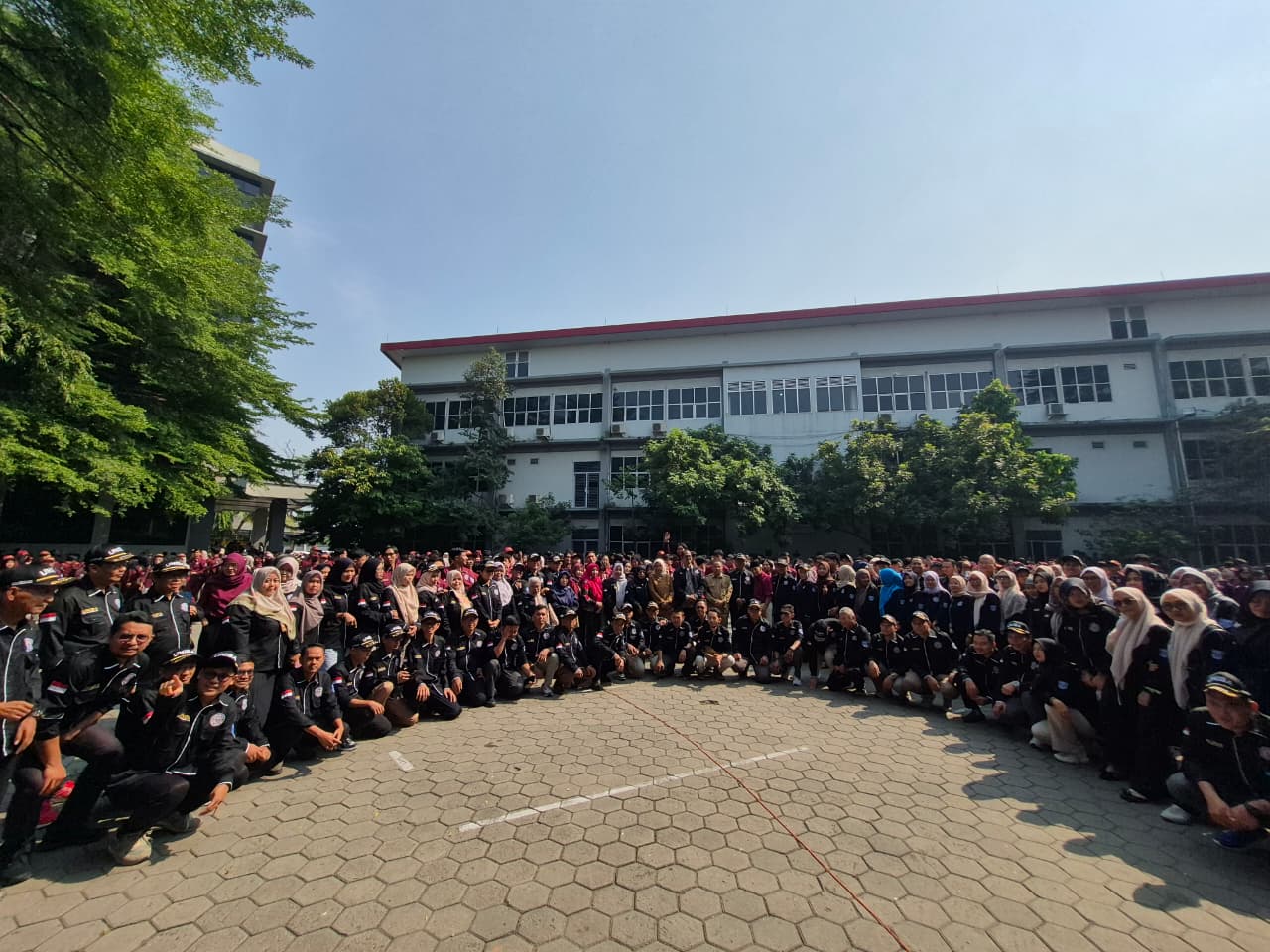 Pelepasan 1.974 mahasiswa KKM Universitas Bina Bangsa 2026 di Kampus A Serang