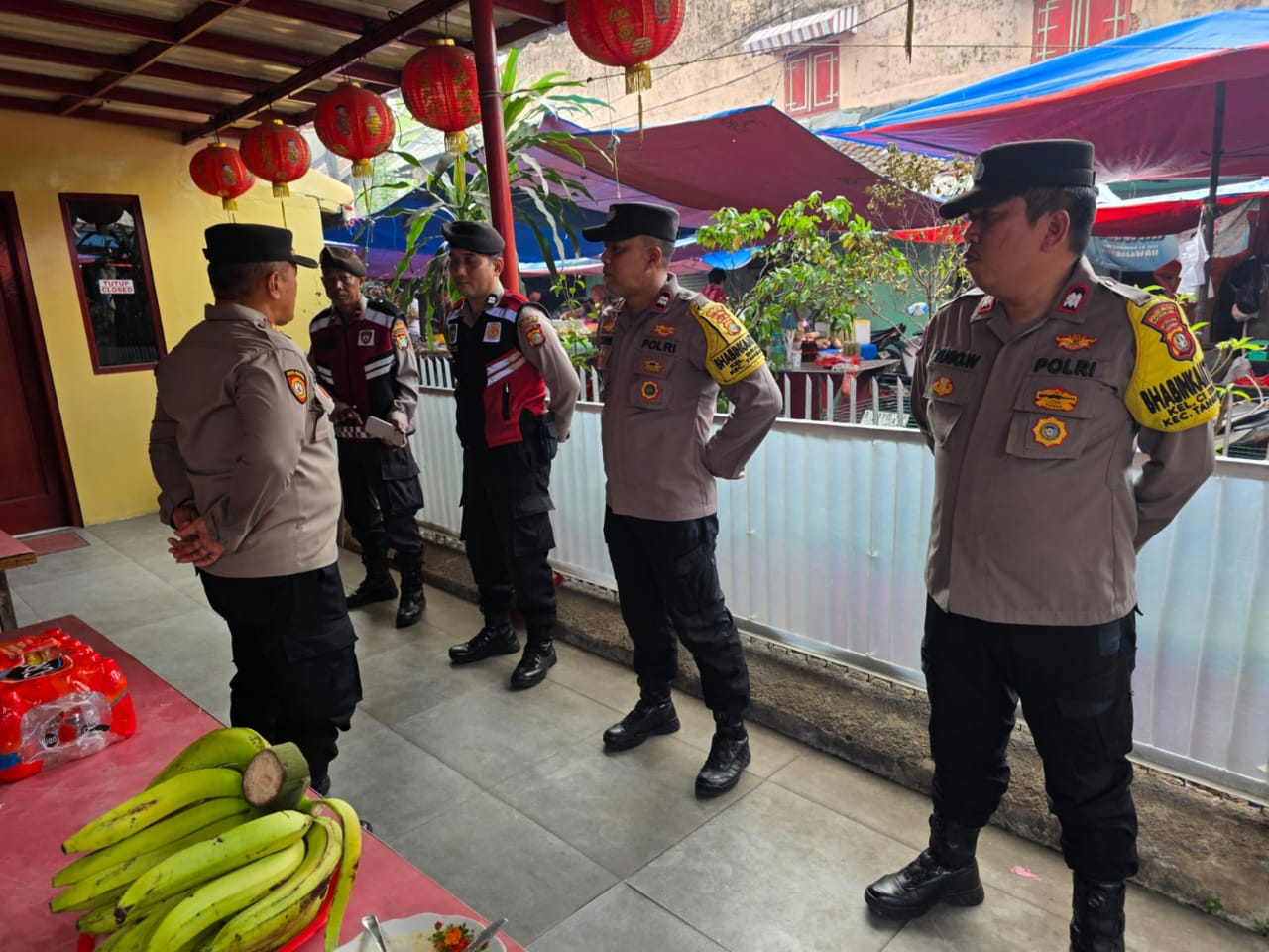 Apel pengamanan personel Polsek Tangerang di Vihara Boen Tek Bio