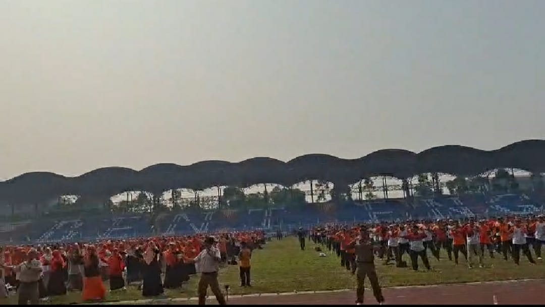Kekompakan kader PKS Kota Tangerang senam masal Apel Siaga 2026