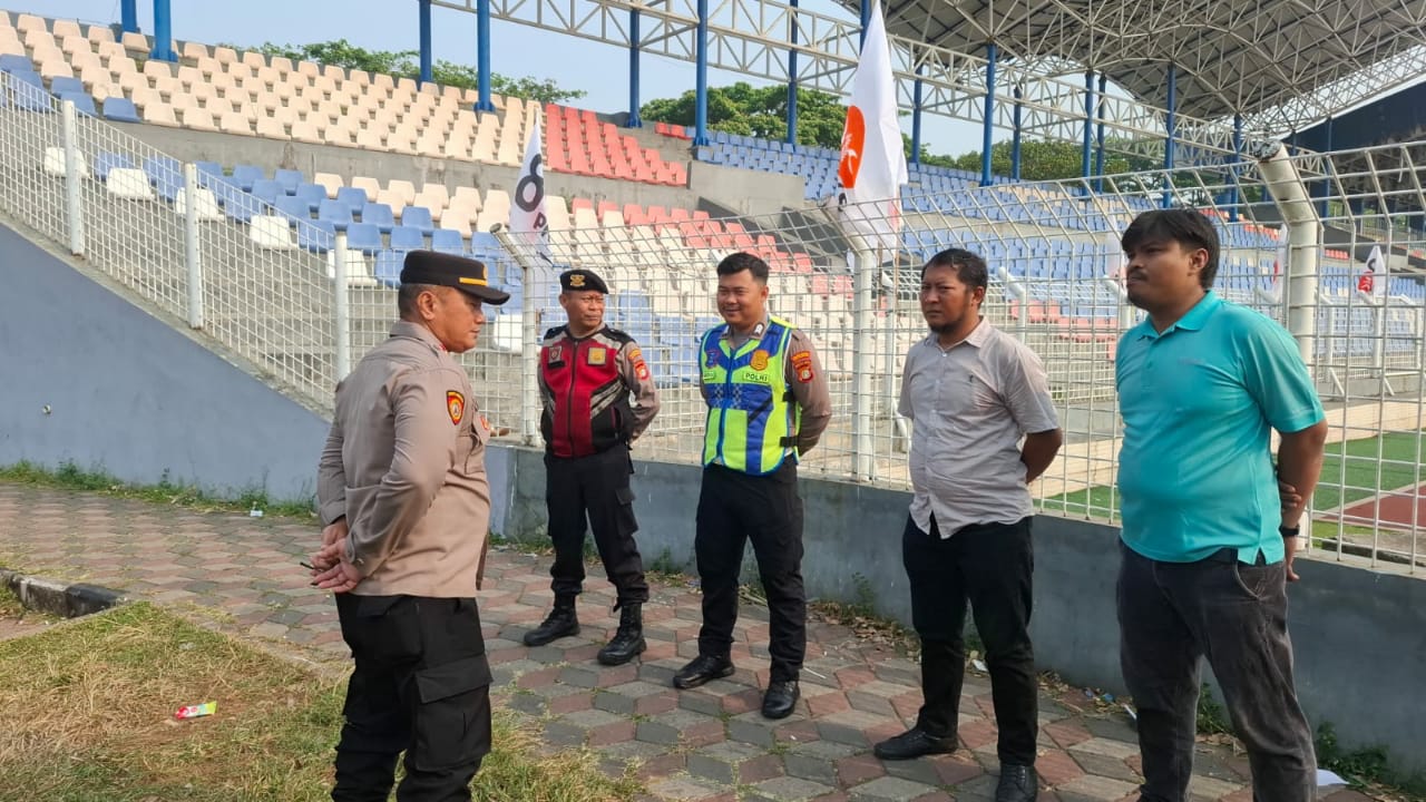 Aparat kepolisian amankan Apel Siaga PKS di Stadion Benteng Reborn