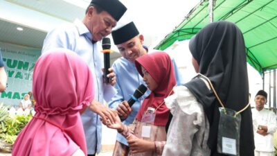 Santunan anak yatim Masjid Sholeh Al Balusyi Sindang Jaya oleh Bupati Tangerang