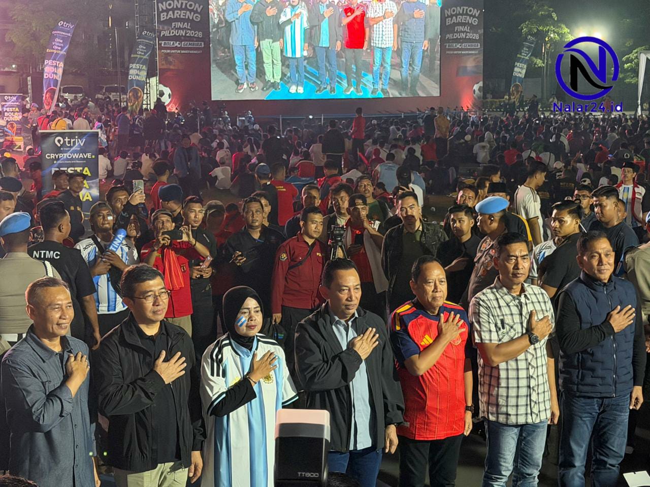 Kapolri Listyo Sigit Prabowo nobar final Piala Dunia 2026 di Lapangan Bhayangkara Mabes Polri