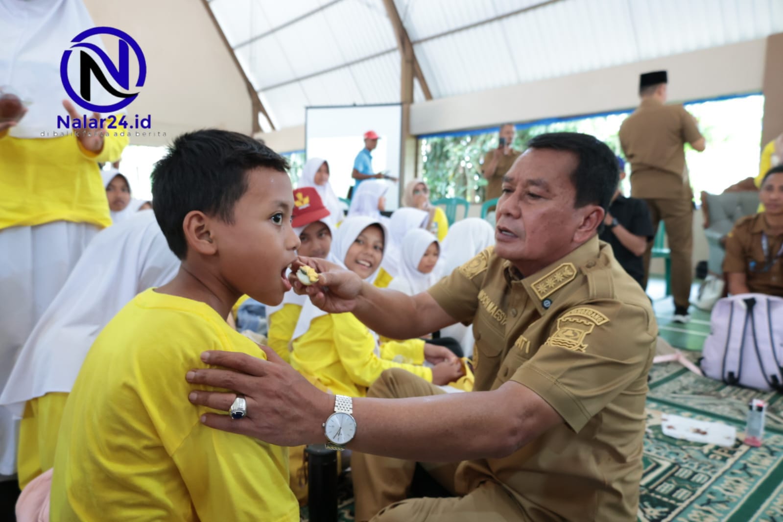 Bupati Tangerang suapi telur siswa saat sosialisasi Pangan ASUH