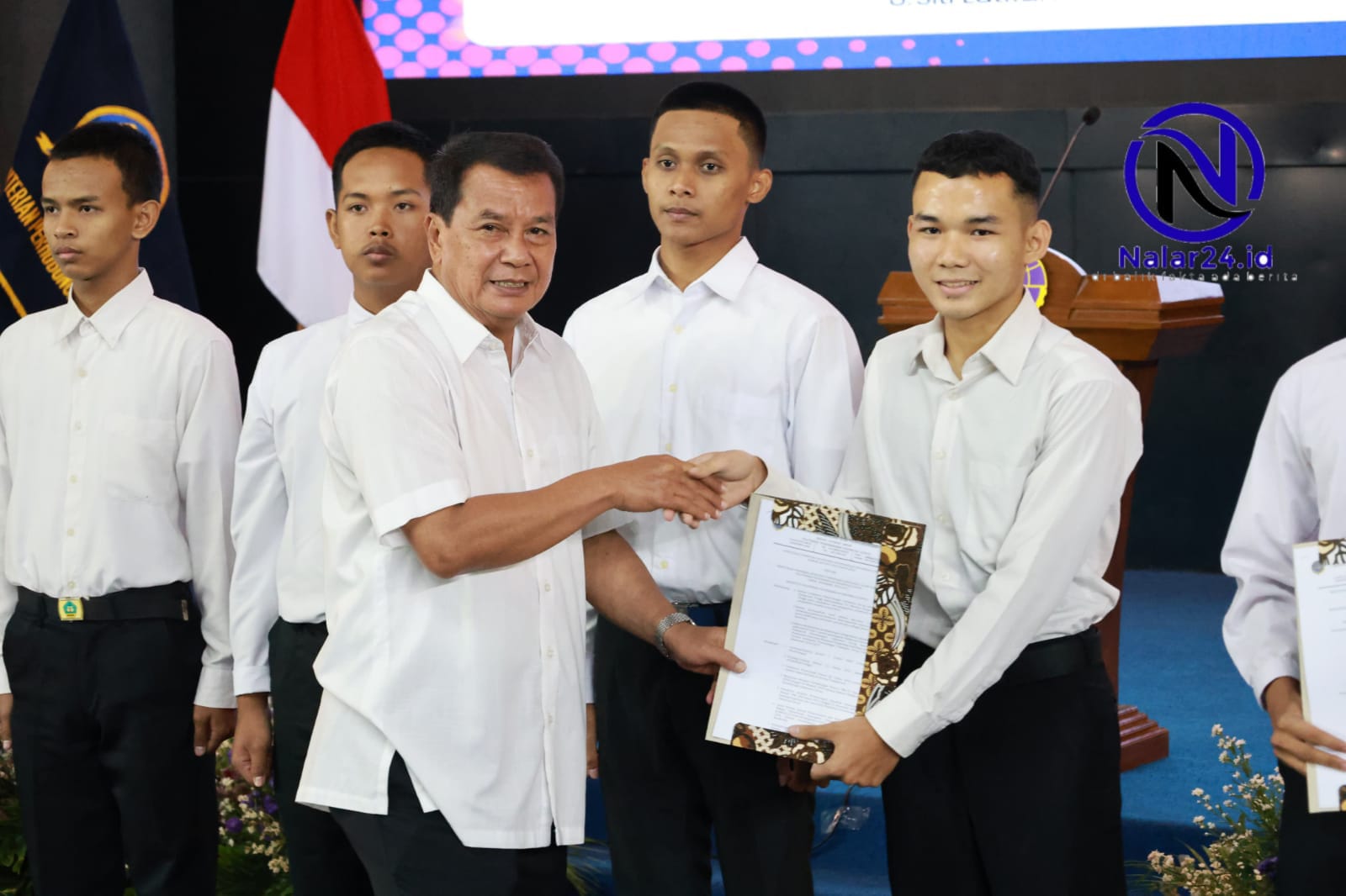 bupati maesyal serahkan beasiswa tangerang gemilang ppi curug
