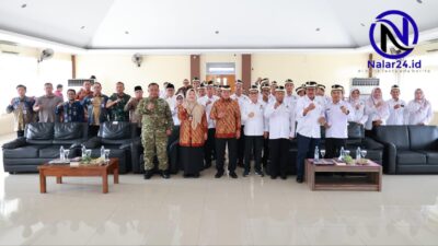 bupati maesyal foto bersama pengurus dekopinda kabupaten tangerang`