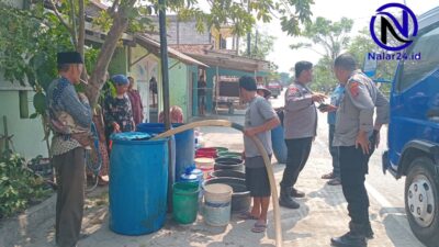 Dampak Kemarau Polres Serang Kota Salurkan 24 Ribu Liter Air Bersih ke Warga Kasemen