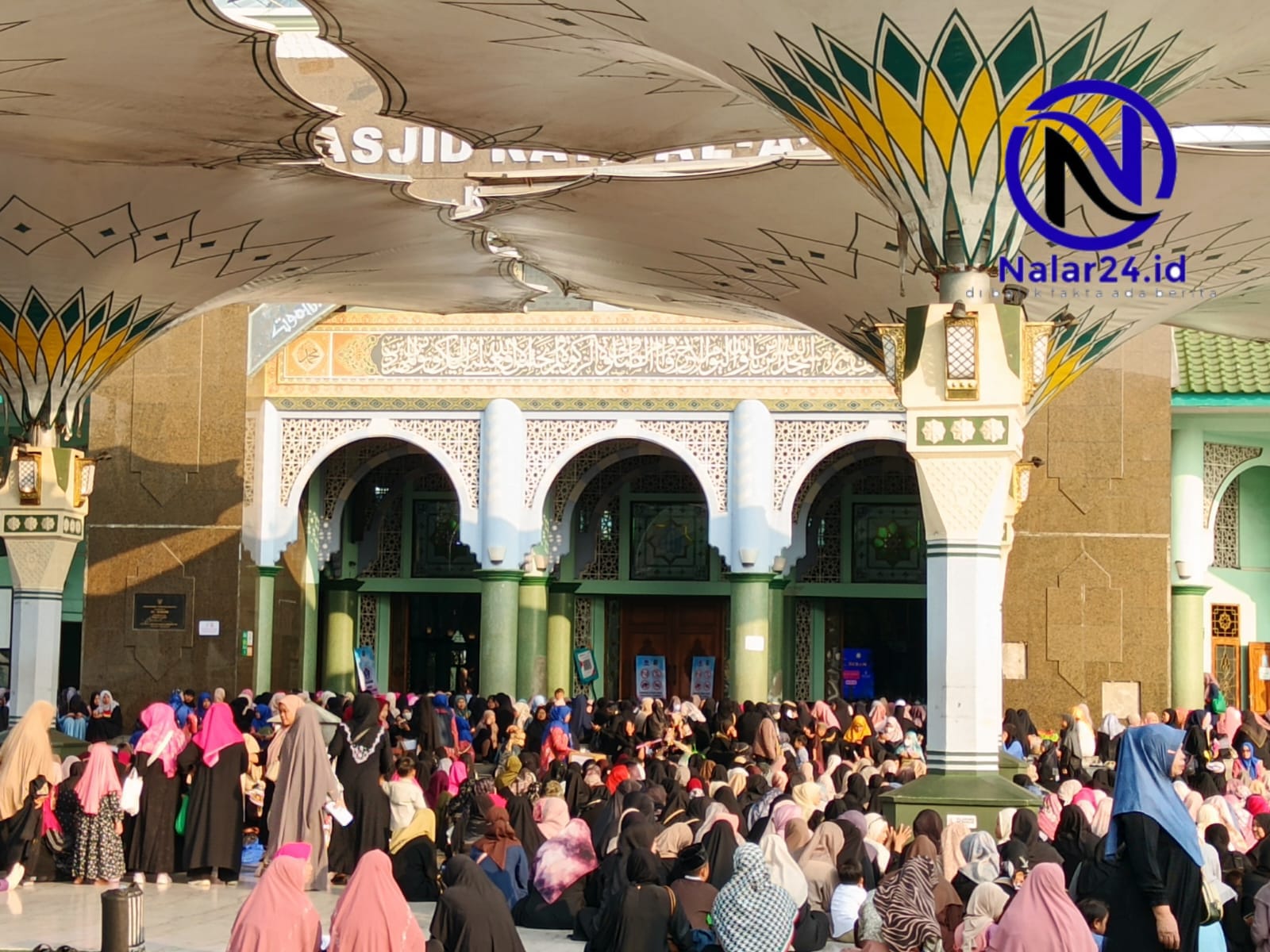 ribuan jamaah muslimah al azhom tangerang`