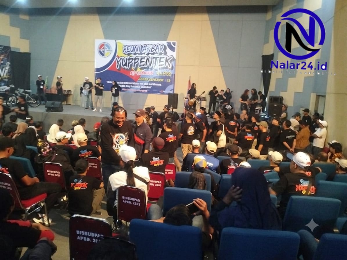 Suasana Reuni Akbar 200 alumni Sekolah Yuppentek dan At Thahirin di Gedung Seni Budaya Kota Tangerang