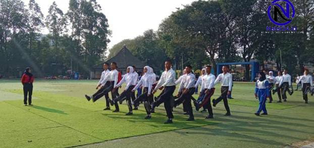 latihan paskibraka kota tangerang baki bendera`