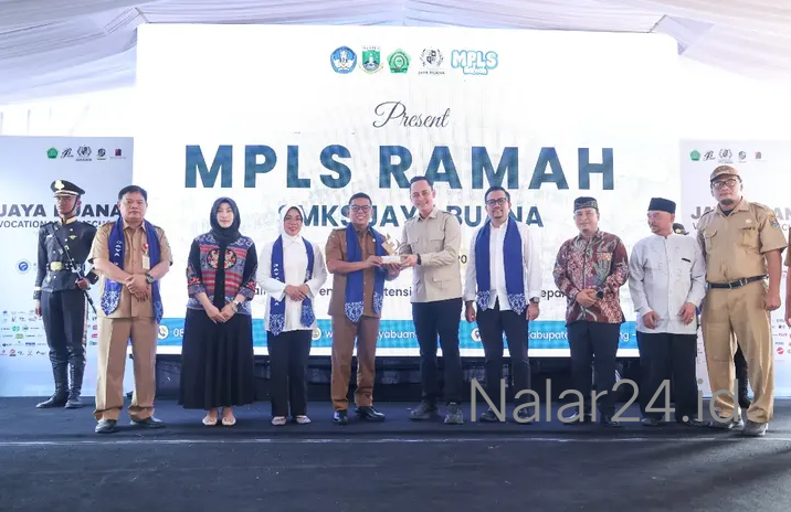 Gubernur Andra Soni monitoring MPLS dan Sekolah Gratis di SMK Jaya Buana Kresek