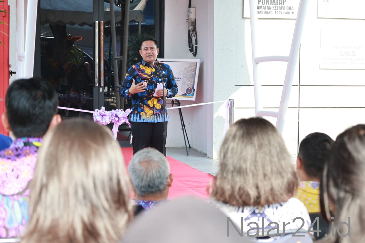 Suasana sambutan Camat Kelapa Dua dalam acara peresmian perpustakaan modern