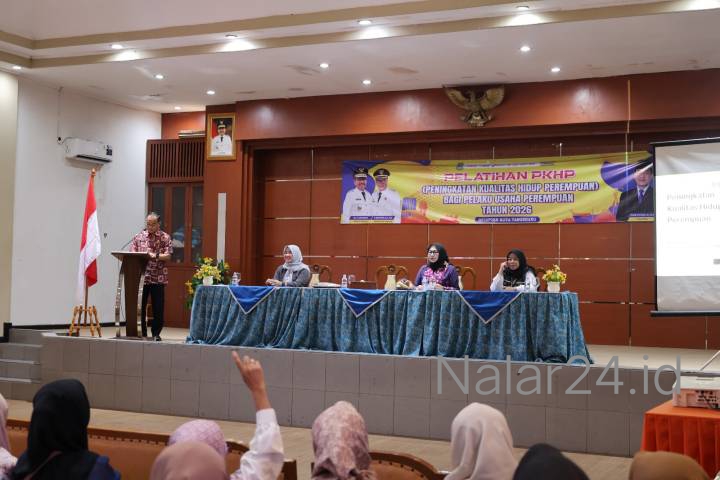 Yayat Sugiarti Herman berpidato saat membuka pelatihan PKHP bagi perempuan pelaku usaha Kota Tangerang