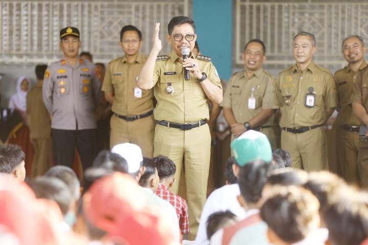 Wali Kota Tangerang Sachrudin berikan motivasi saat MPLS di SMP SMK Excellent Benda`