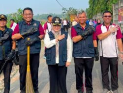 Wabup Intan Bersama Kapolresta dan Mahasiswa Gelar Aksi Bersih Sampah di Desa Pasir Nangka