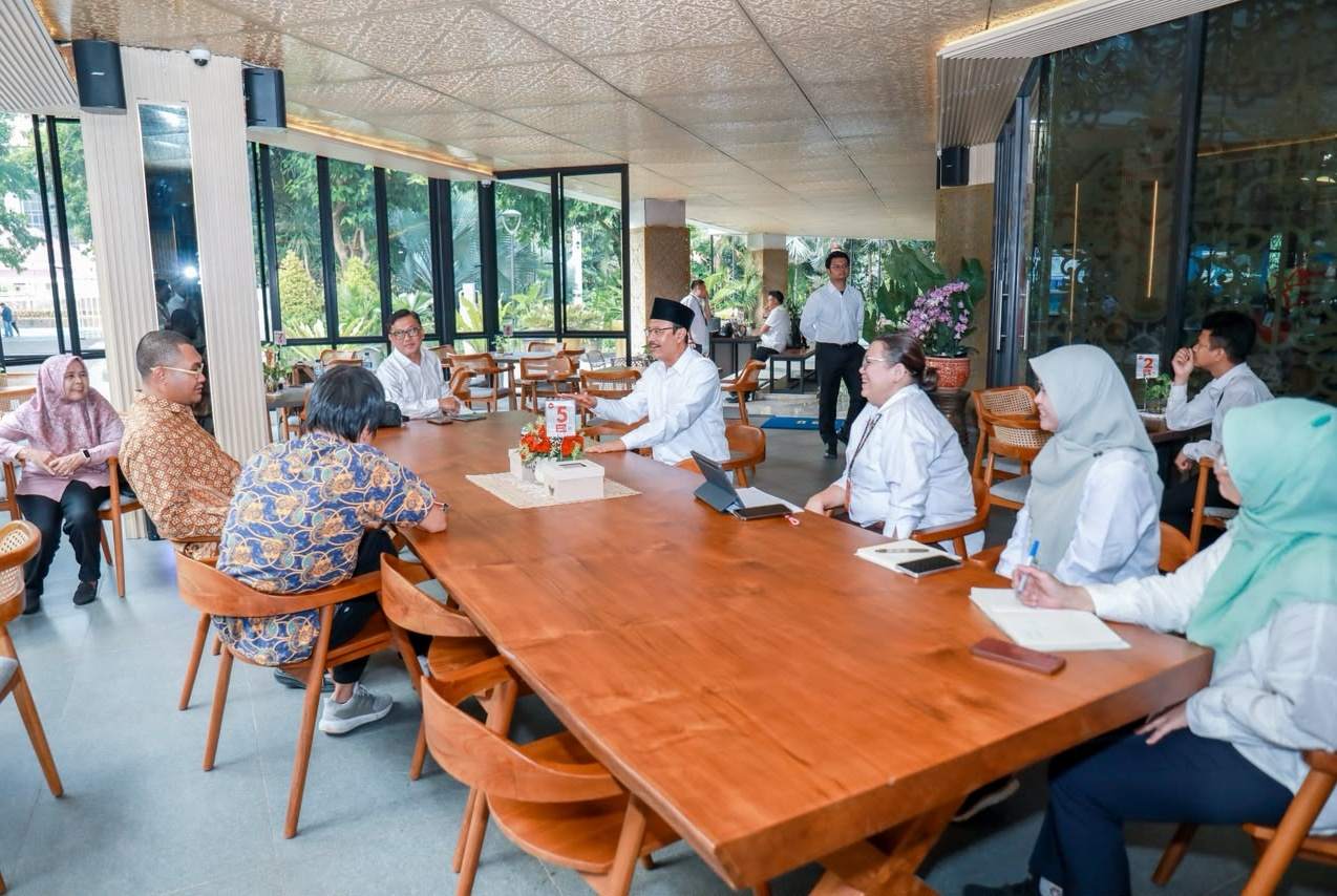 Menteri Sosial Saifullah Yusuf Gus Ipul saat audiensi dengan Ketua Umum Pertuni Setiawan Gema Budi