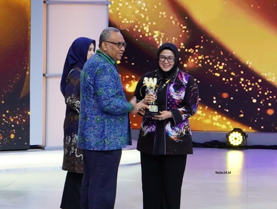Intan Nurul Hikmah terima penghargaan Warta Kota Award