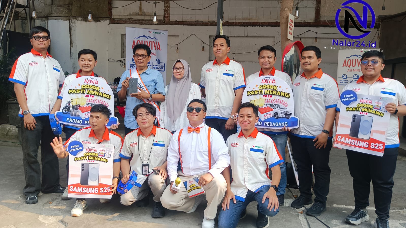 Tim AQUVIVA dan pemenang hadiah Samsung S25 di Tangerang