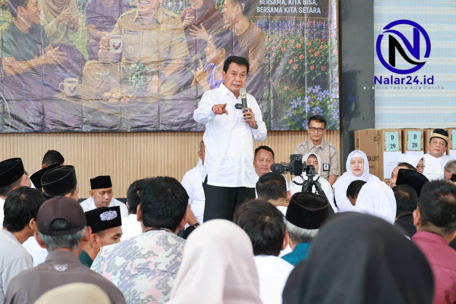 Bupati Tangerang Moch Maesyal Rasyid dialog dengan penyandang disabilitas di Kosamb