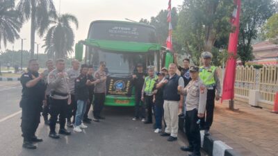 Keberangkatan anggota BPPKB Kota Tangerang bus W 7280 UZ Taman Elektrik