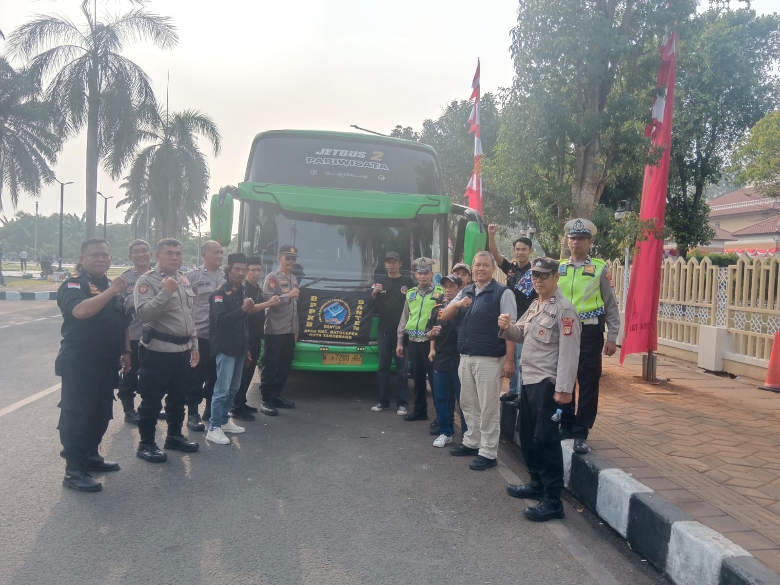 Keberangkatan anggota BPPKB Kota Tangerang bus W 7280 UZ Taman Elektrik