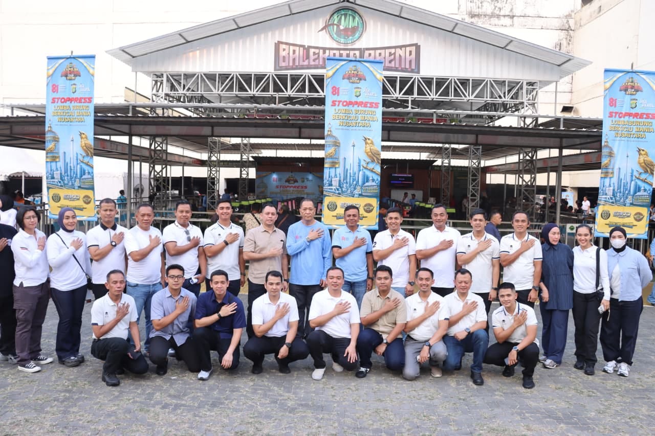 Panitia lomba kicau Kapolda Metro Cup Balekota Arena`