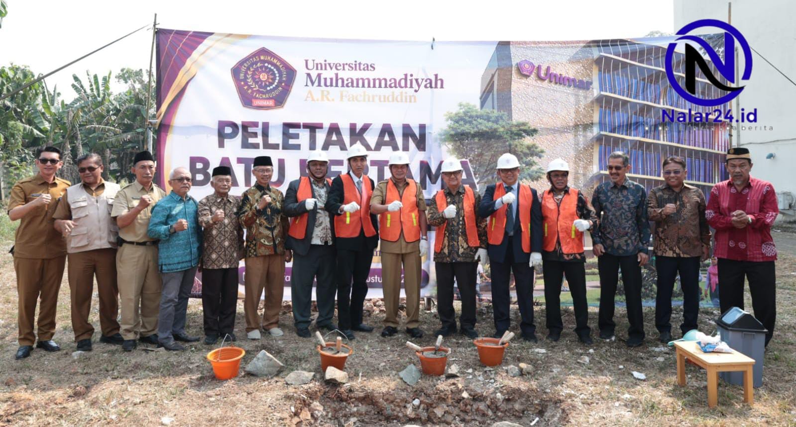 Foto bersama peletakan batu pertama Unimar