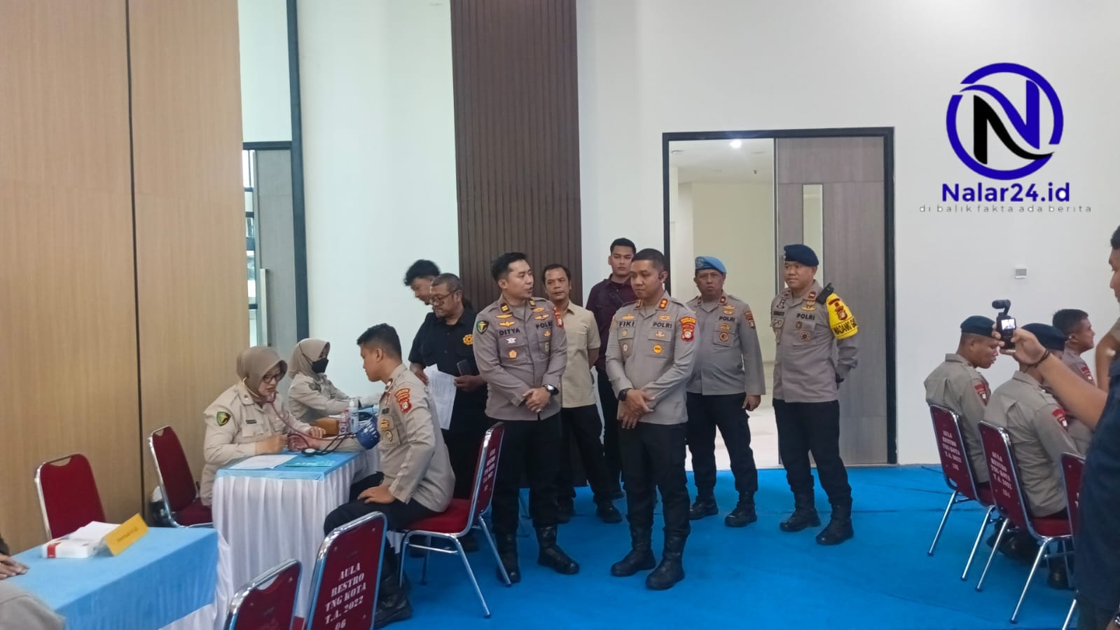 Wakapolres Fiki Novian cek kesehatan gratis polres tangerang