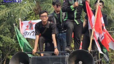 `aksi mahasiswa hmi gmni kantor bupati tangerang