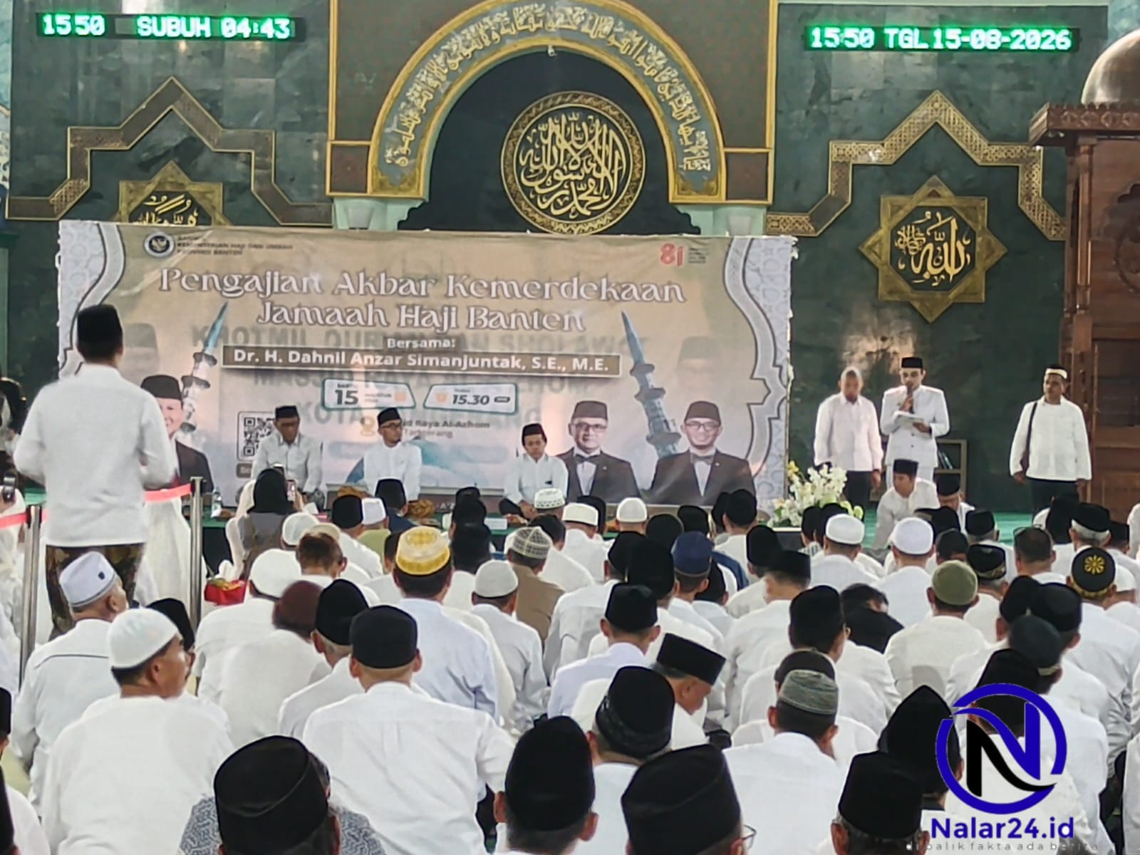 Wakil Menteri Haji dan Umrah RI Dr H Dahnil Anzar Simanjuntak memberikan tausiyah di Pengajian Akbar Jemaah Haji Banten di Masjid Al Azhom