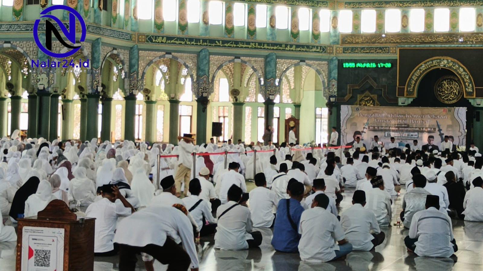 Suasana 1000 jemaah haji reguler se-Wilayah Tangerang Raya mengikuti Pengajian Akbar di Masjid Raya Al Azhom Kota Tangerang