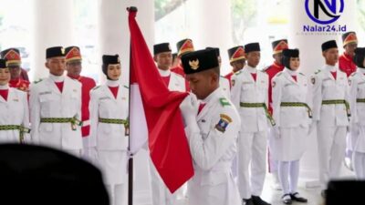 Bupati Serang Ratu Rachmatuzakiyah mengukuhkan 55 anggota Paskibraka Kabupaten Serang tahun 2026 di Pendopo Bupati`