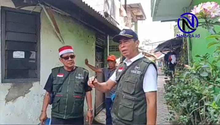 Ketua RW 02 Babakan dan pengurus melakukan monitoring kebersihan di wilayah RW 02 Babakan
