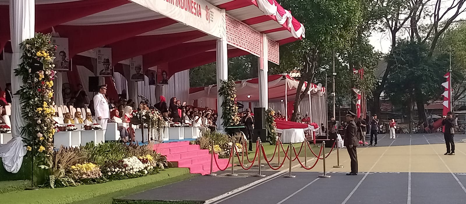 Suasana lapangan upacara penurunan bendera HUT RI ke-81 Kota Tangerang