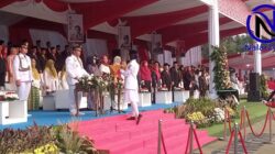 Khidmat dan Haru, Wawali Maryono Pimpin Penurunan Bendera HUT RI ke-81 di Lapangan A. Yani