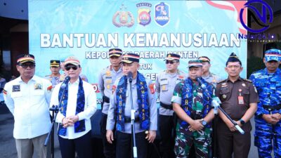 Jajaran pejabat Polda Banten memakai selempang Sabuk Kamtibmas berfoto bersama