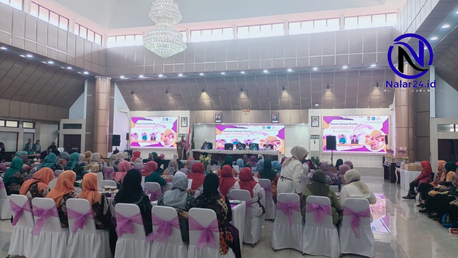 Ratusan ibu PKK duduk di GSG mengikuti Lomba Cipta Menu B2SA Kabupaten Tangerang